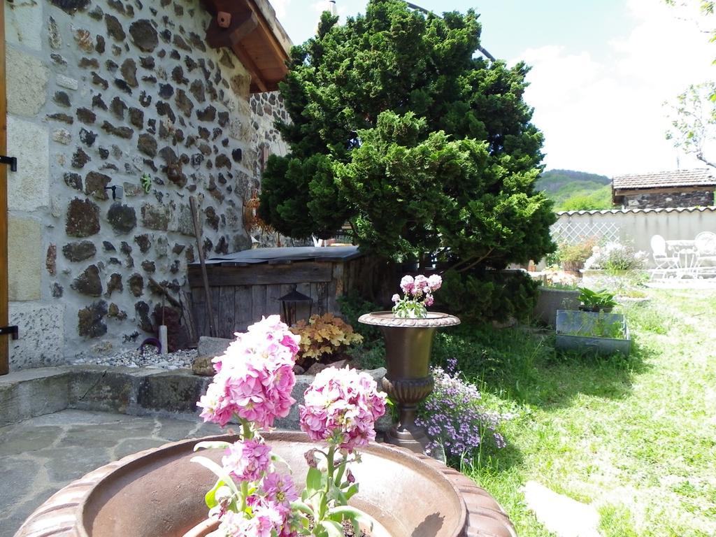 Bed and Breakfast Le Cabanon Thueyts Exterior foto